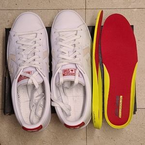 Coverse one star pro leather 76 in white and red.